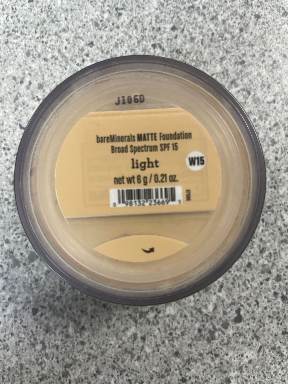 bareMinerals Loose Powder Foundation Jar in light matte w15